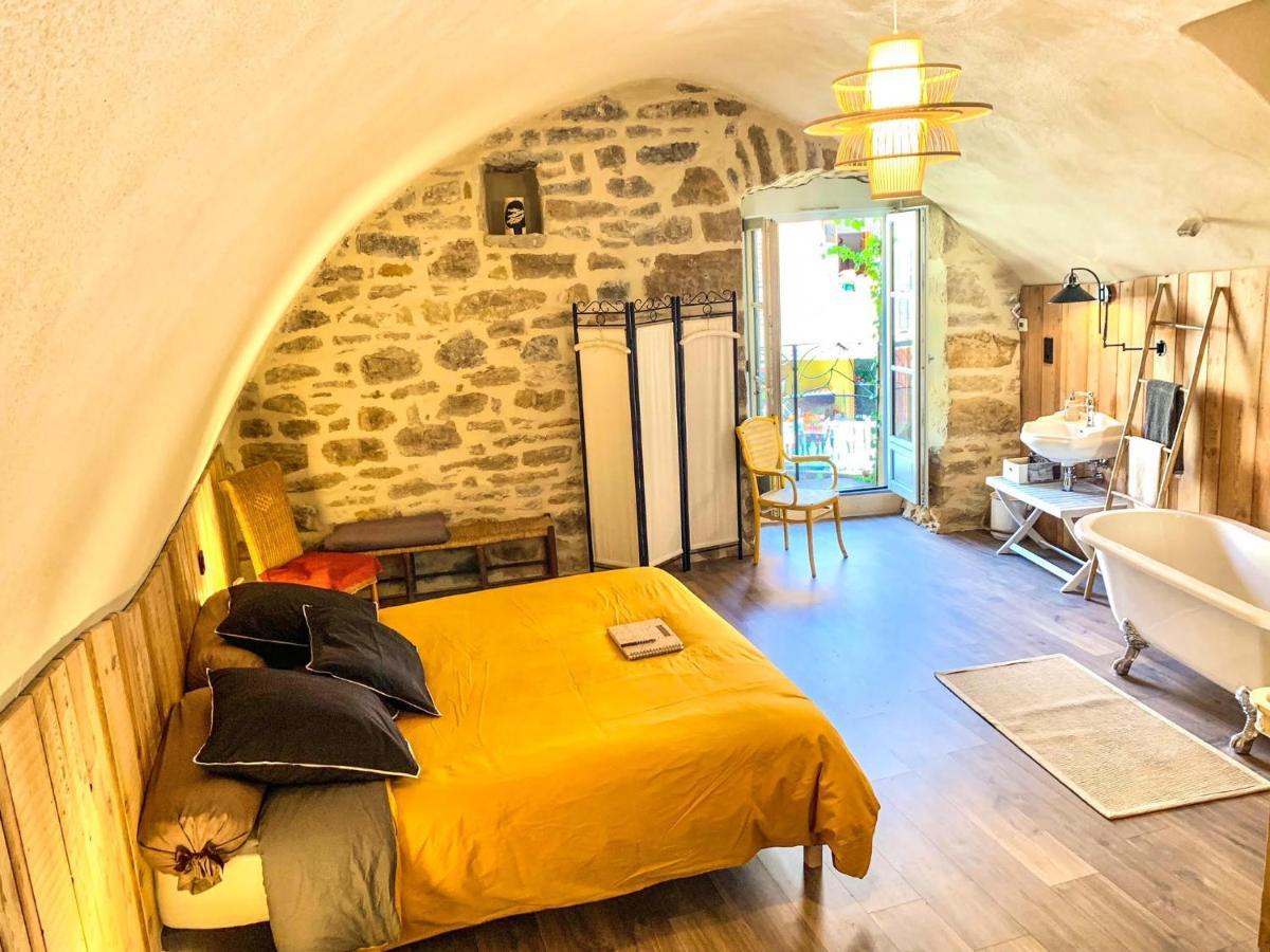Les Volets Rouges Bed and Breakfast Arbois Εξωτερικό φωτογραφία