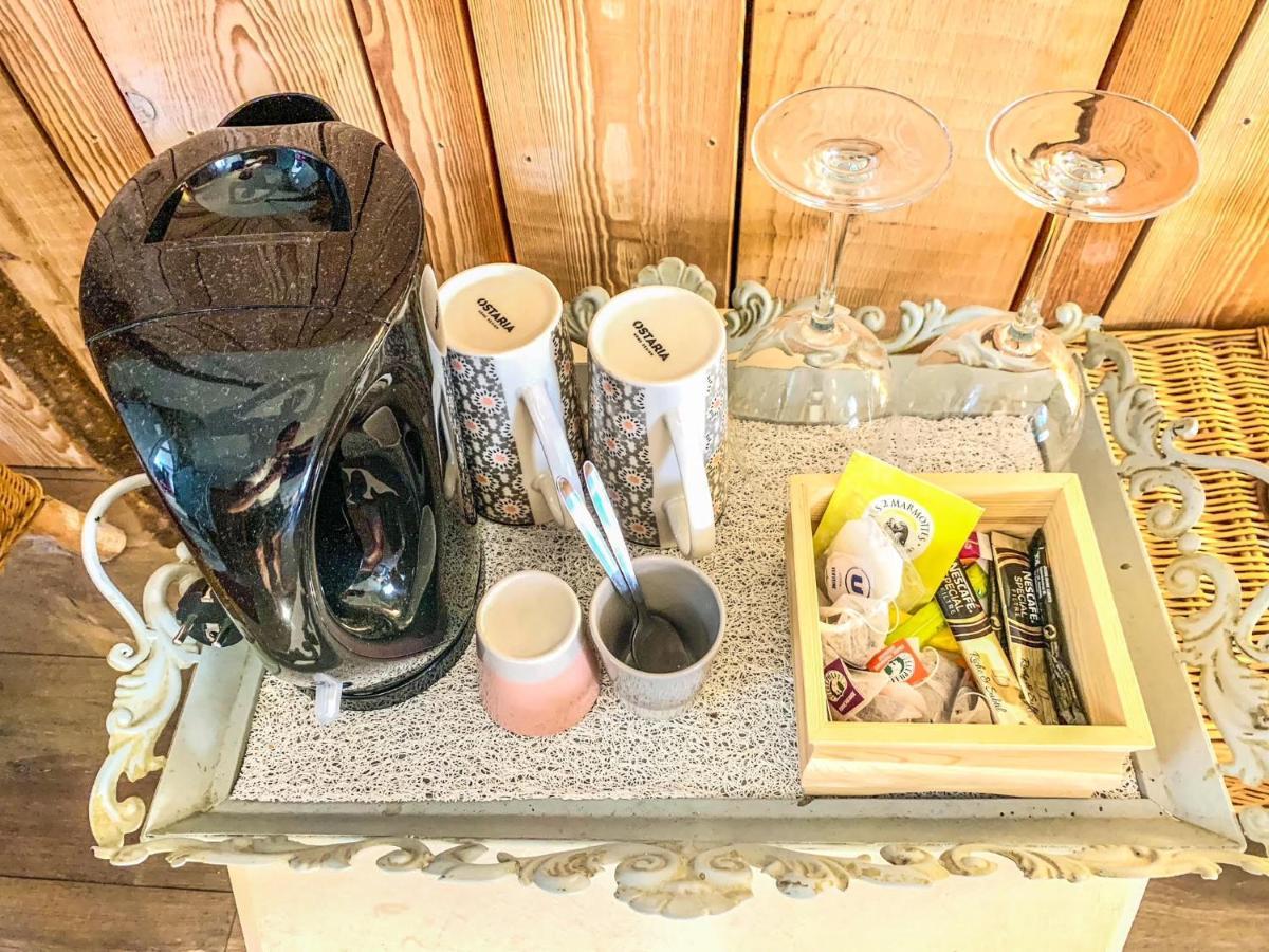 Les Volets Rouges Bed and Breakfast Arbois Εξωτερικό φωτογραφία